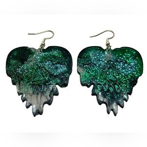 Drippy skull hypoallergenic resin earrings